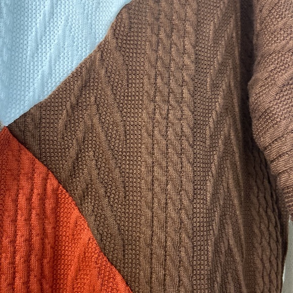 ePretty Color Block Knit Sweater - Picture 4 of 5